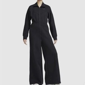 NEW Nike Sportswear Tech Fleece
Women's Jumpsuit